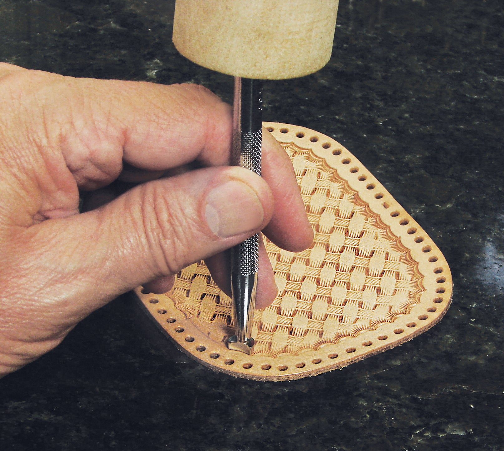 BW18 Camouflage Stamping Tool