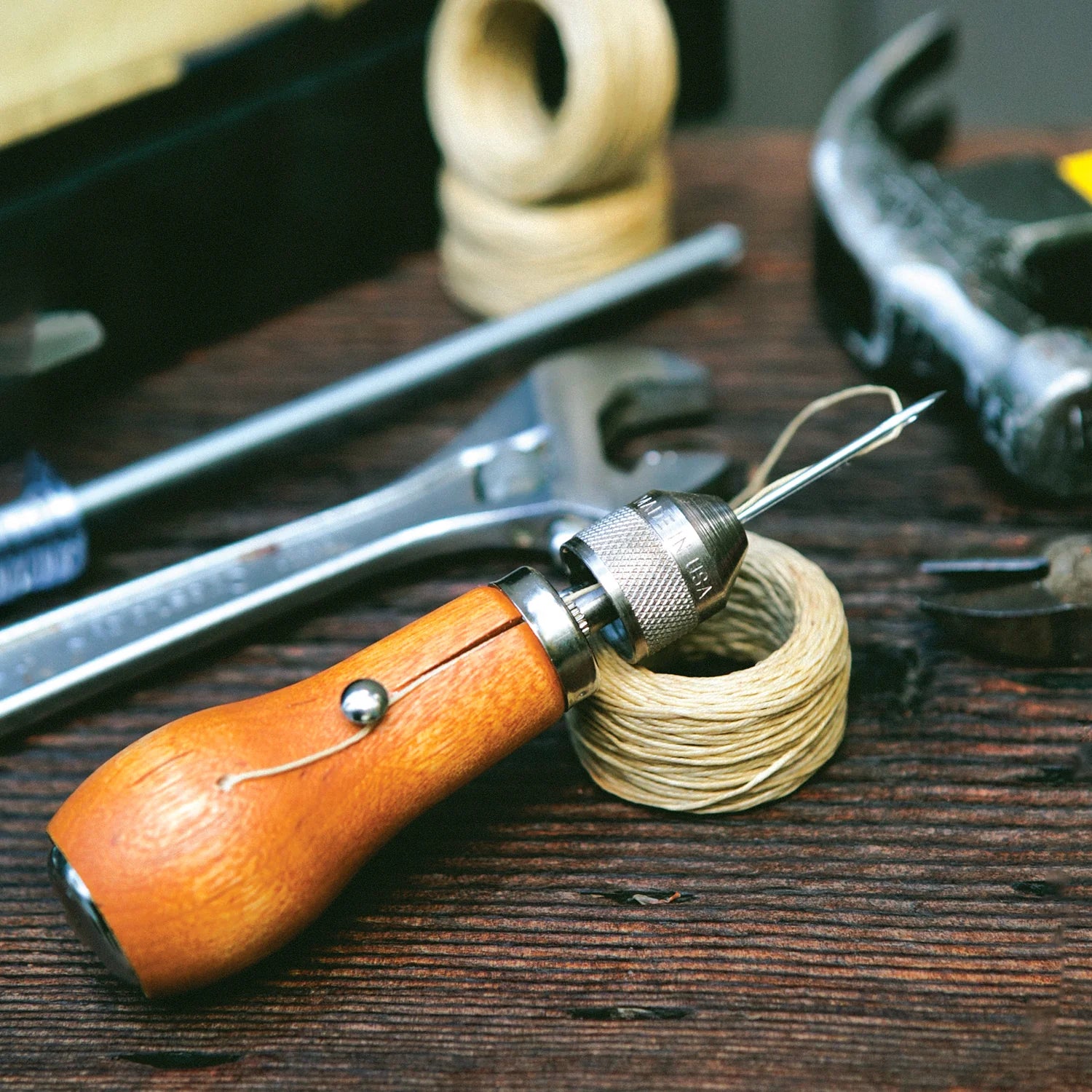 Speedy Stitcher Sewing Awl, Multi-Thread