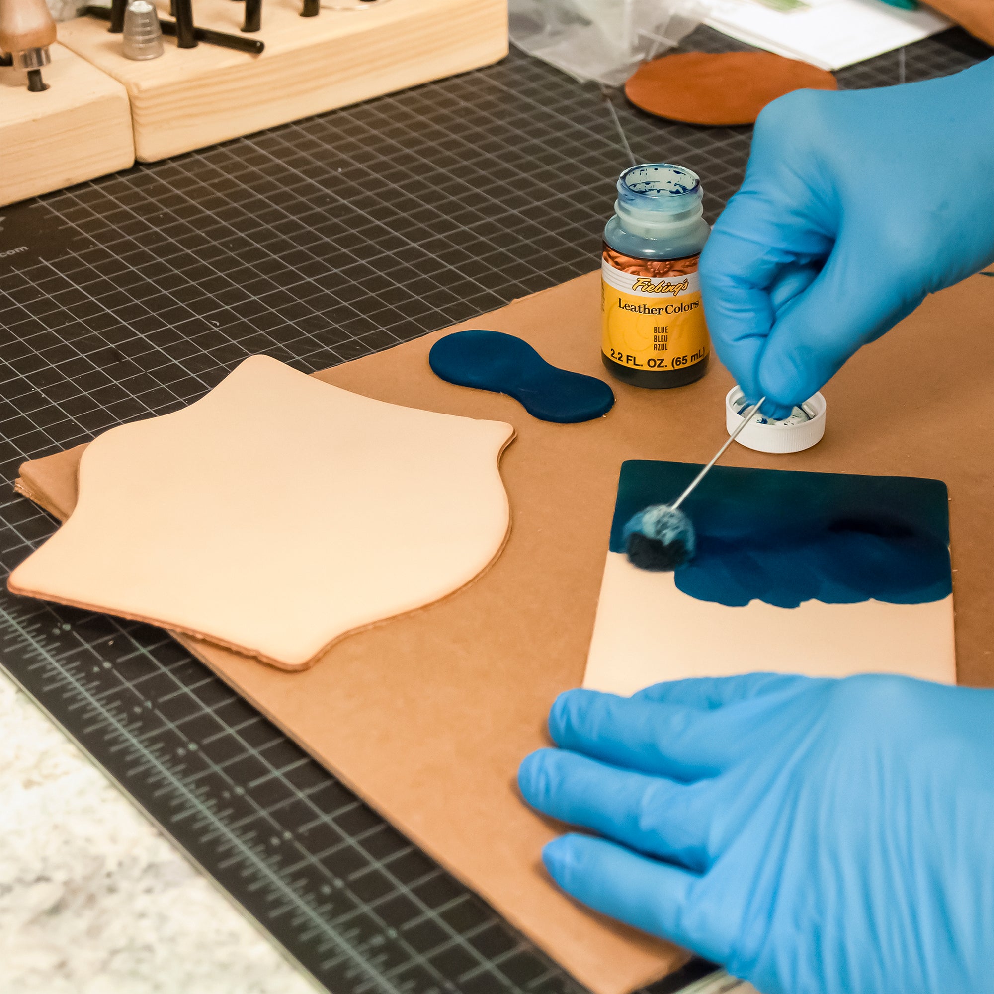 Fiebings Leather Dye, Blue, 2 oz