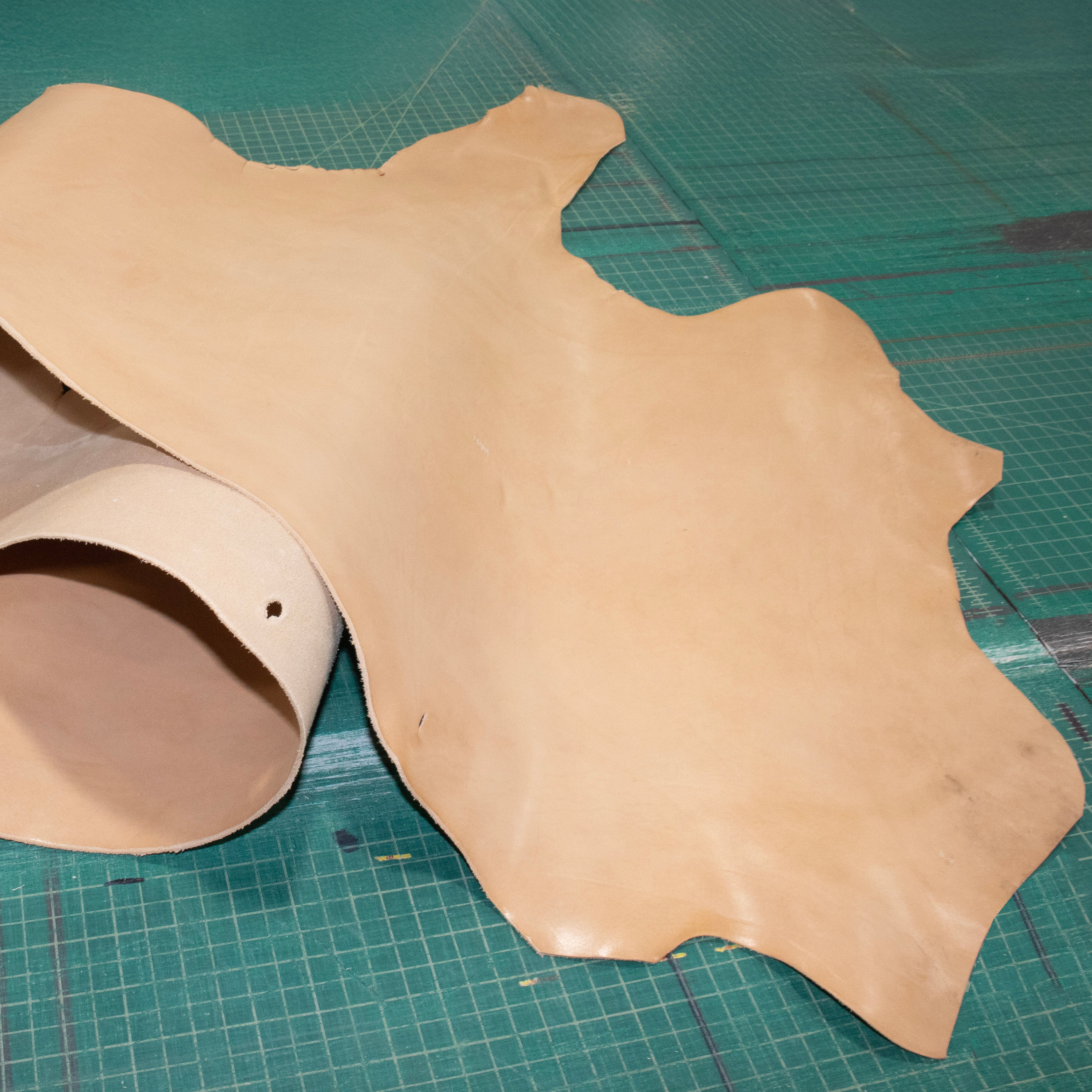 Premium Cowhide Belly, 4/6 oz