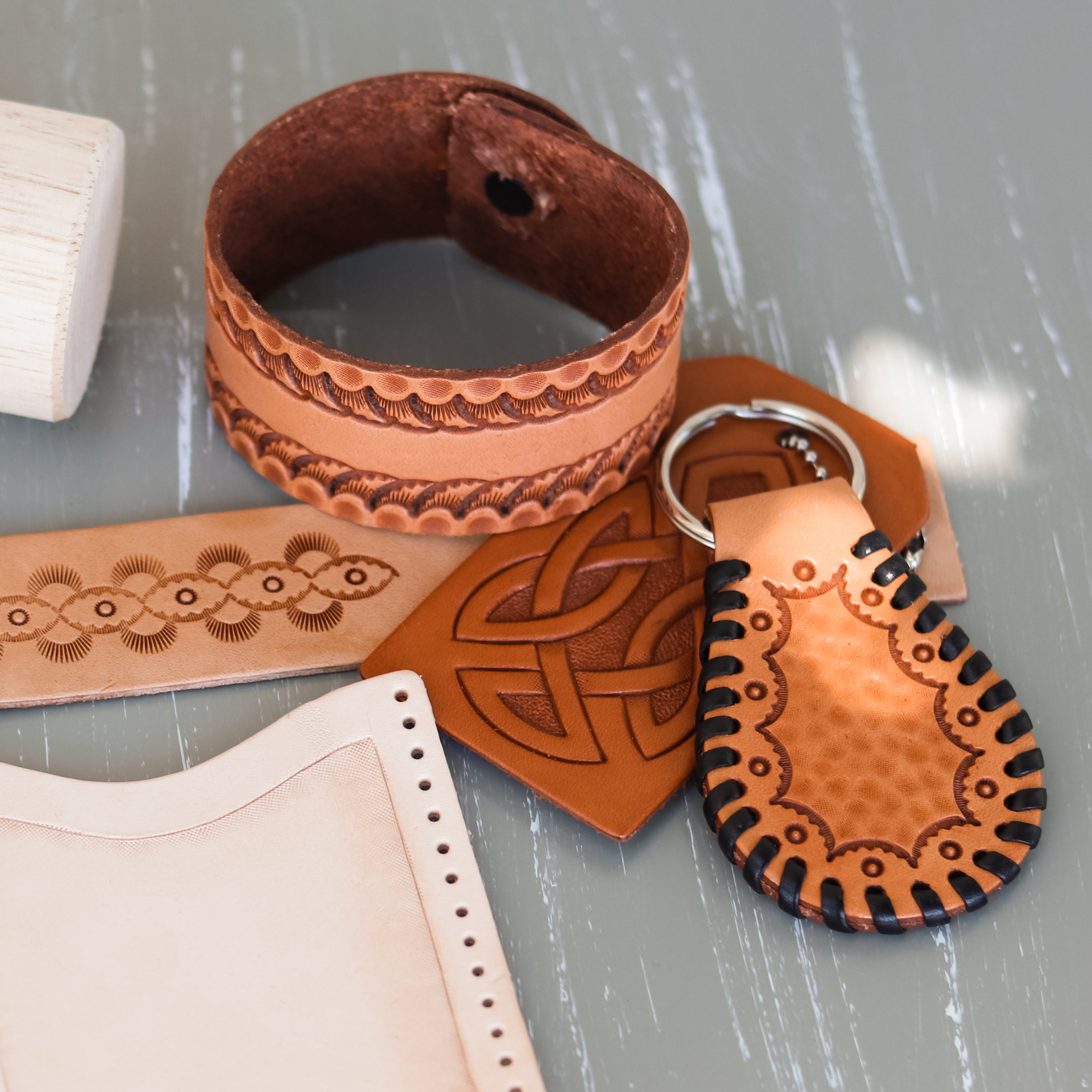 Kiki's Leather Craft Factory/オーダー品/ Explore Leathercraft Kit
